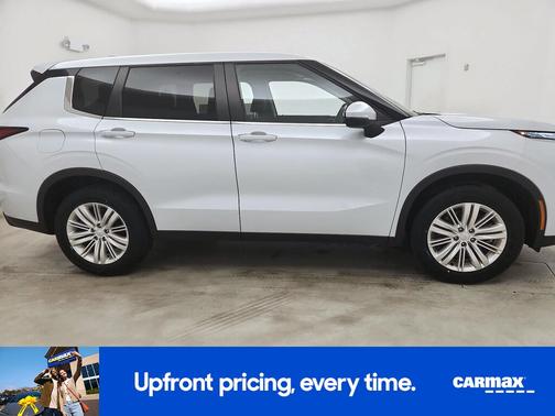 2024 Mitsubishi Outlander ES