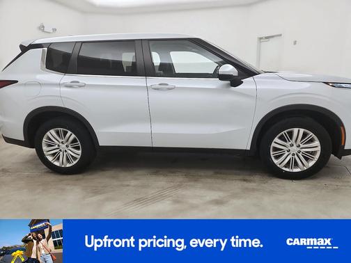 2024 Mitsubishi Outlander ES