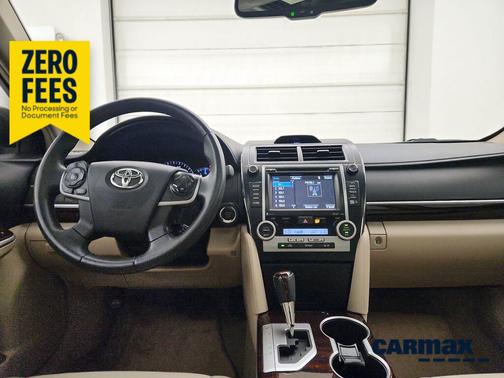 Gold 2014 Toyota Camry XLE