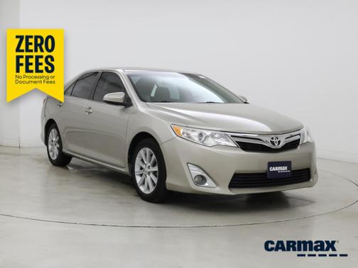 Gold 2014 Toyota Camry XLE