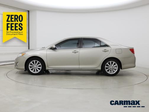 Gold 2014 Toyota Camry XLE