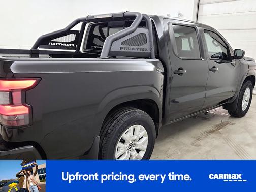 Black 2022 Nissan Frontier SV