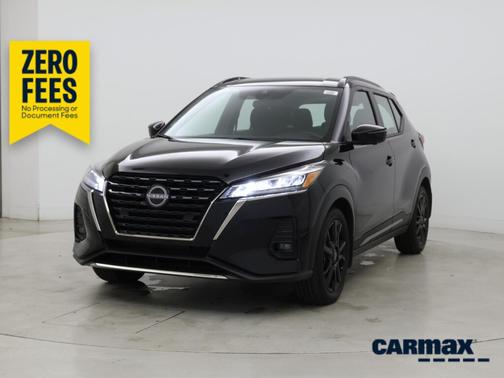 Black 2024 Nissan Kicks SR