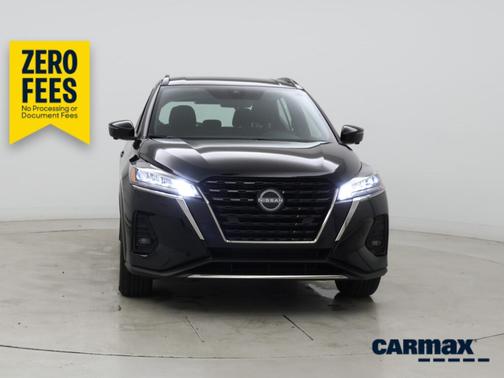 Black 2024 Nissan Kicks SR