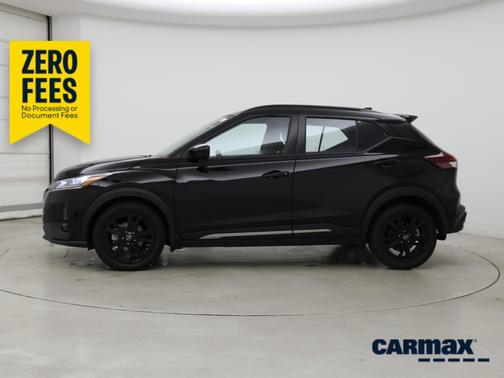 Black 2024 Nissan Kicks SR