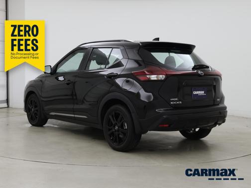 Black 2024 Nissan Kicks SR