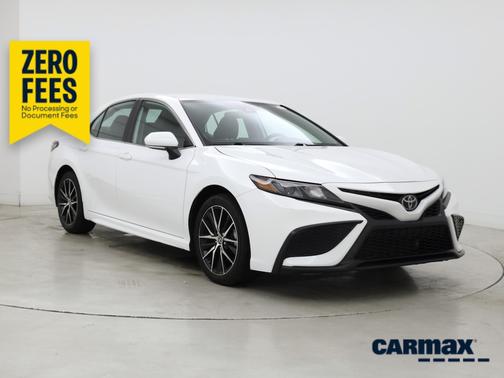 White 2024 Toyota Camry SE