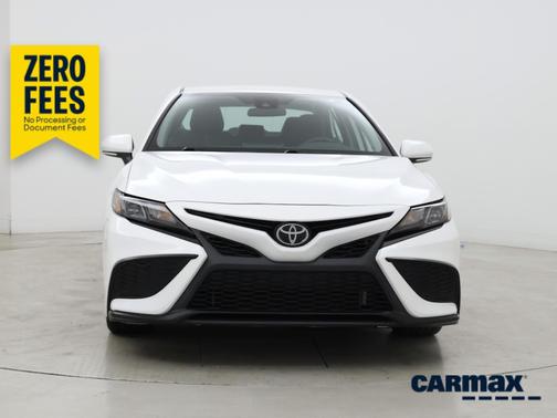 White 2024 Toyota Camry SE