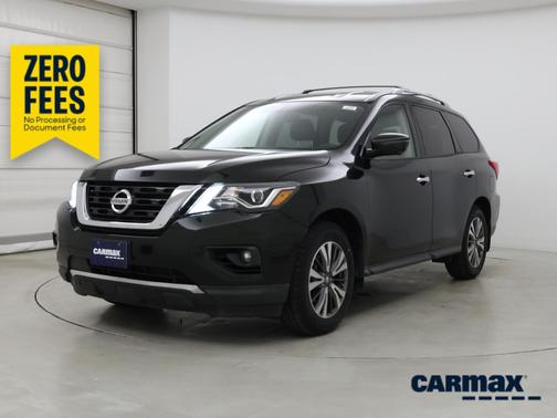 Green 2019 Nissan Pathfinder SL