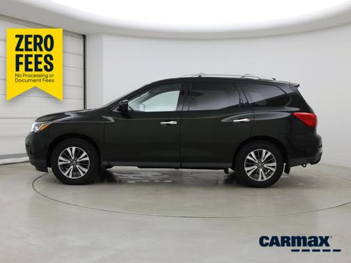 Green 2019 Nissan Pathfinder SL