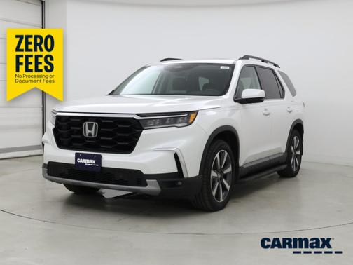 White 2024 Honda Pilot Touring
