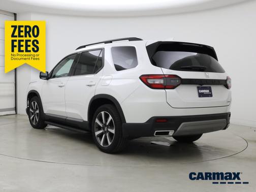 White 2024 Honda Pilot Touring