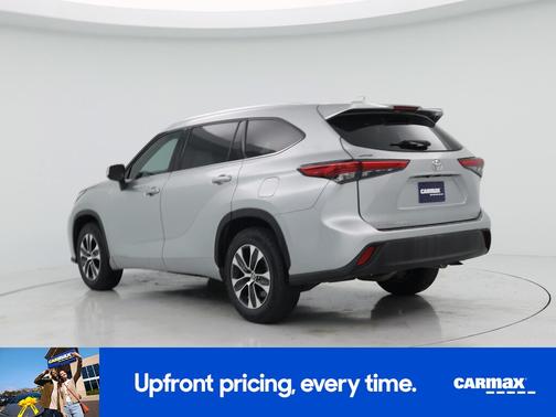 Silver 2021 Toyota Highlander XLE