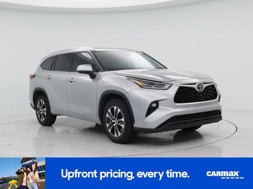 Silver 2021 Toyota Highlander XLE
