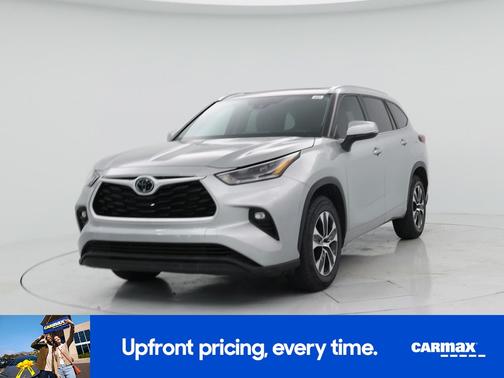 Silver 2021 Toyota Highlander XLE