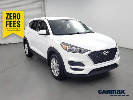 White 2019 Hyundai TUCSON SE