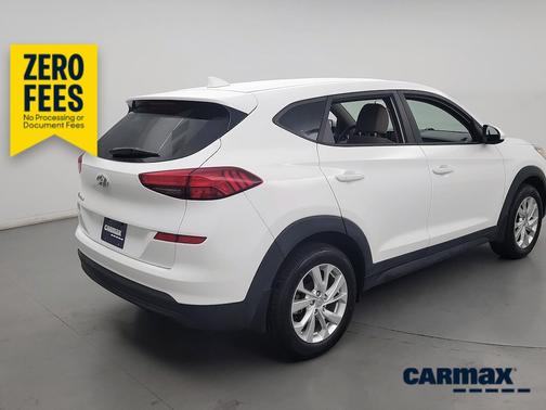 White 2019 Hyundai TUCSON SE