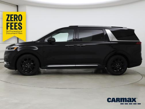 Black 2022 Kia Carnival SX