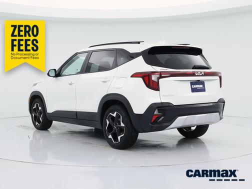 White 2025 Kia Seltos S
