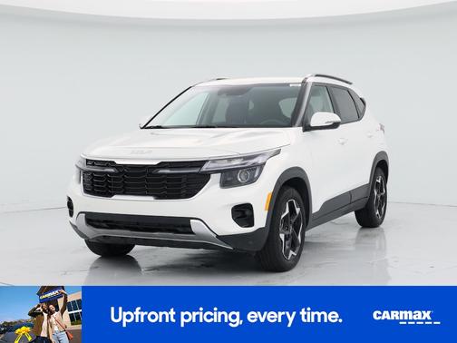 White 2025 Kia Seltos S