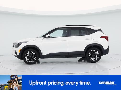 White 2025 Kia Seltos S
