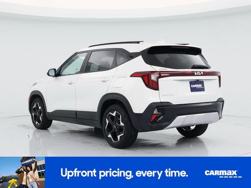 White 2025 Kia Seltos S