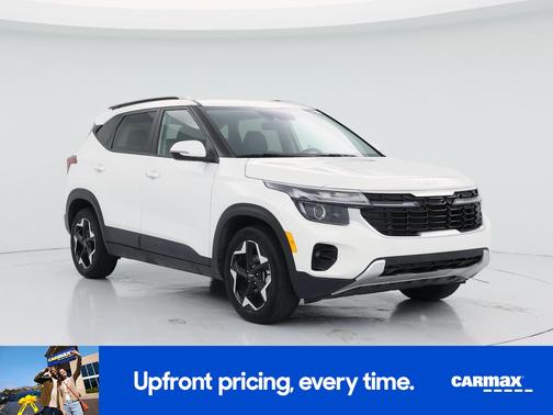 White 2025 Kia Seltos S