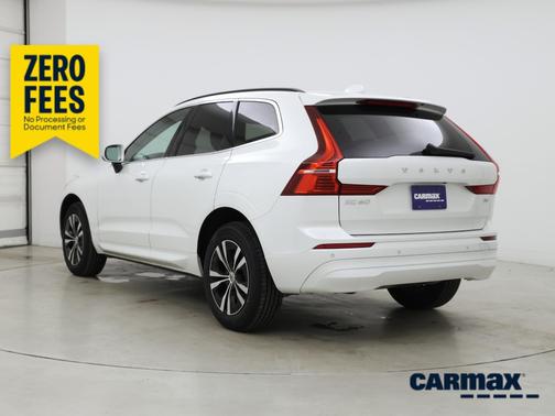 White 2023 Volvo XC60 B5 Core