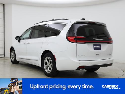 White 2023 Chrysler Pacifica Limited