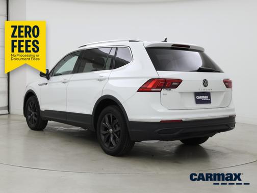 White 2024 Volkswagen Tiguan SE