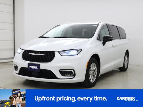 White 2024 Chrysler Pacifica Touring L