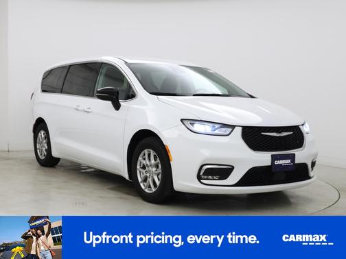 White 2024 Chrysler Pacifica Touring L