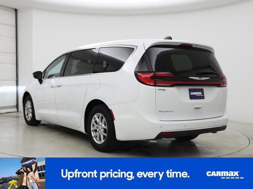 White 2024 Chrysler Pacifica Touring L