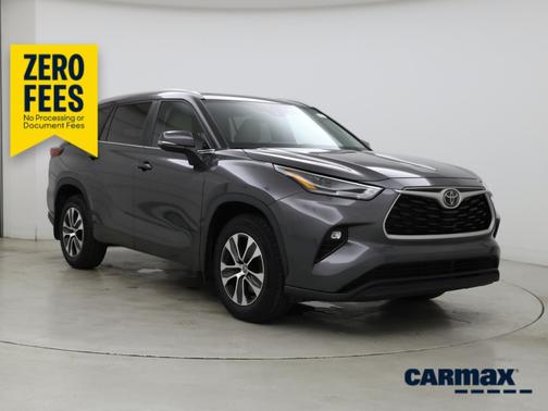 Gray 2023 Toyota Highlander XLE