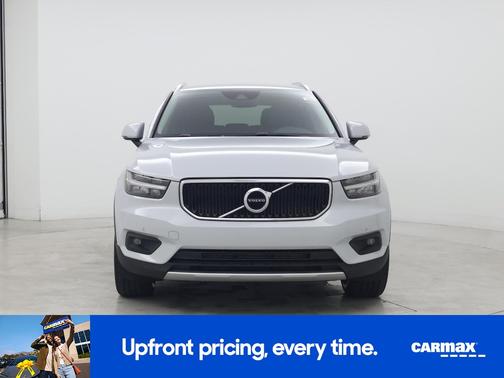 2021 Volvo XC40 T5 Momentum