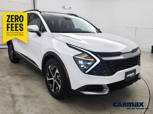 White 2025 Kia Sportage EX