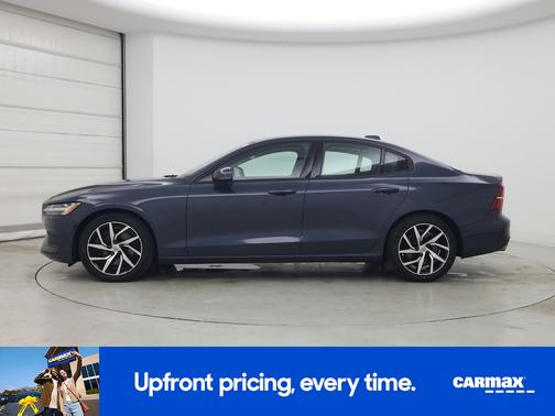 Blue 2020 Volvo S60 T6 Momentum