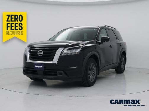 Black 2024 Nissan Pathfinder SV