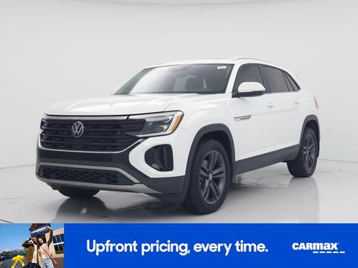 White 2024 Volkswagen Atlas Cross Sport SE w/Tech