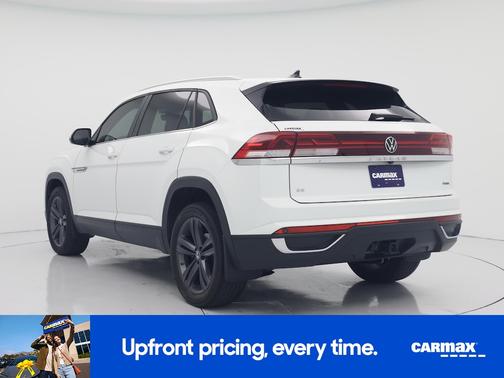 White 2024 Volkswagen Atlas Cross Sport SE w/Tech