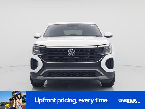 White 2024 Volkswagen Atlas Cross Sport SE w/Tech