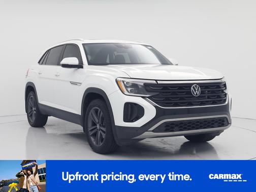 White 2024 Volkswagen Atlas Cross Sport SE w/Tech