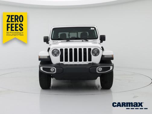 White 2022 Jeep Gladiator Sport S