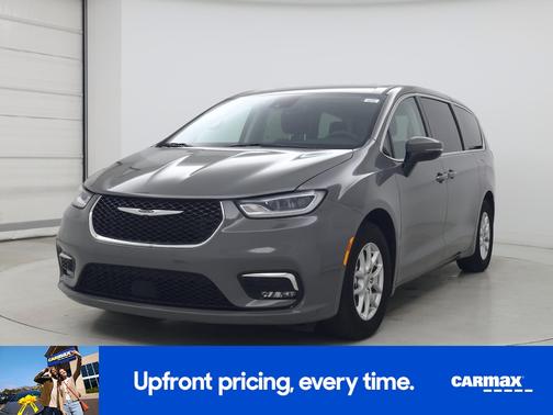 Gray 2023 Chrysler Pacifica Touring L
