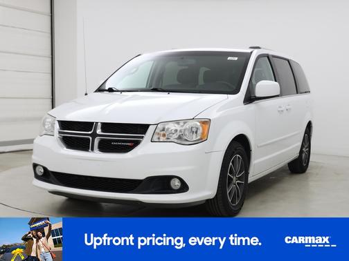 White 2017 Dodge Grand Caravan SXT