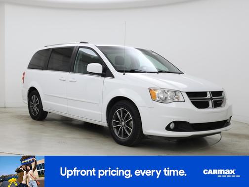 White 2017 Dodge Grand Caravan SXT