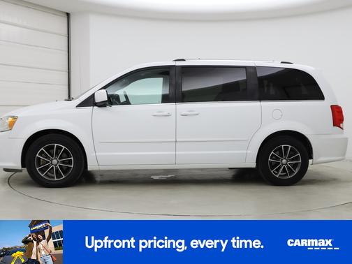 White 2017 Dodge Grand Caravan SXT