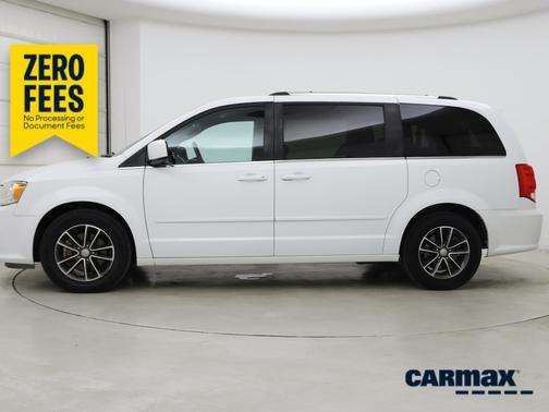 White 2017 Dodge Grand Caravan SXT