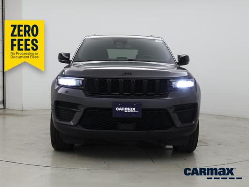 Gray 2023 Jeep Grand Cherokee Altitude