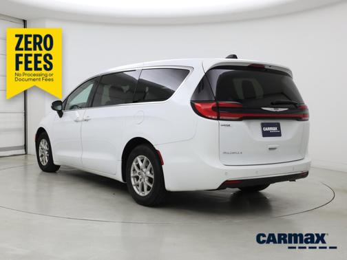 White 2023 Chrysler Pacifica Touring L